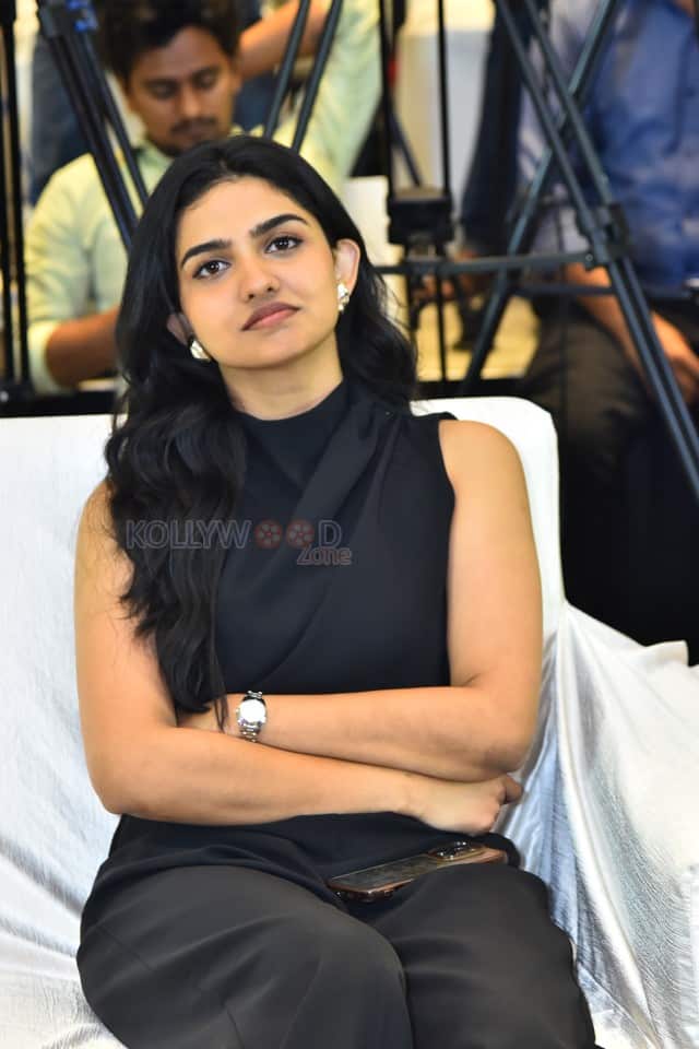 Heroine Mamitha Baiju at Dude Movie Blockbuster Meet Pictures 02