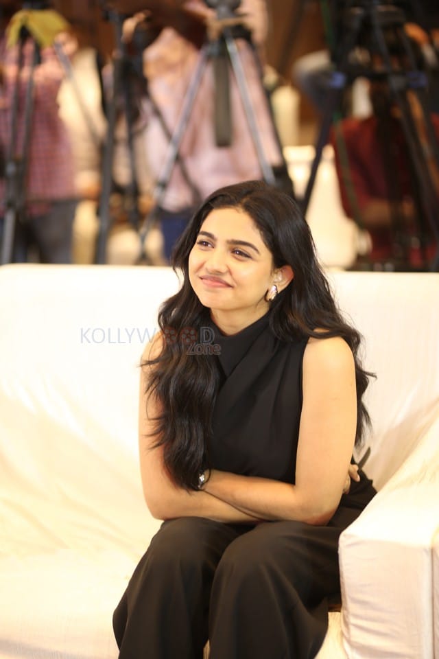 Heroine Mamitha Baiju at Dude Movie Blockbuster Meet Pictures 04