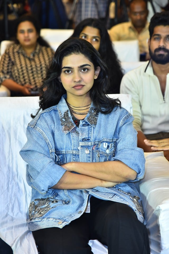 Heroine Mamitha Baiju at Dude Movie Pre Release Event Photos 02