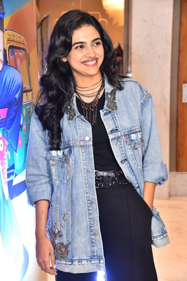 Heroine Mamitha Baiju at Dude Movie Pre Release Event Photos 28