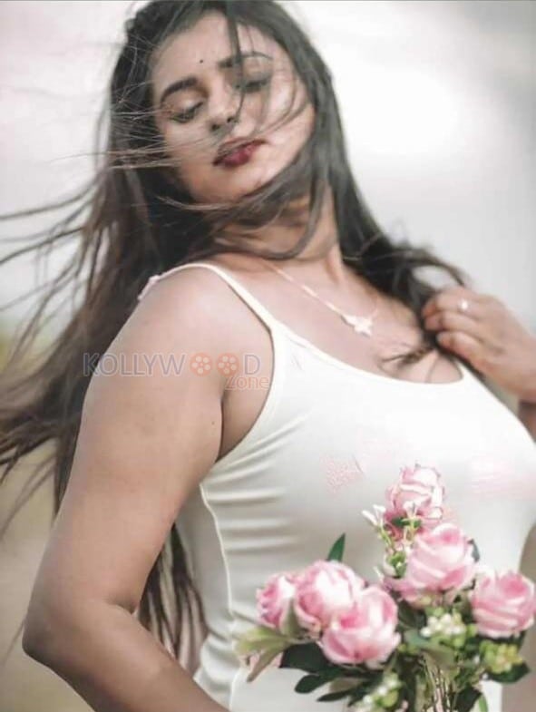 Actress Chaitra Ram Sexy Pictures 13