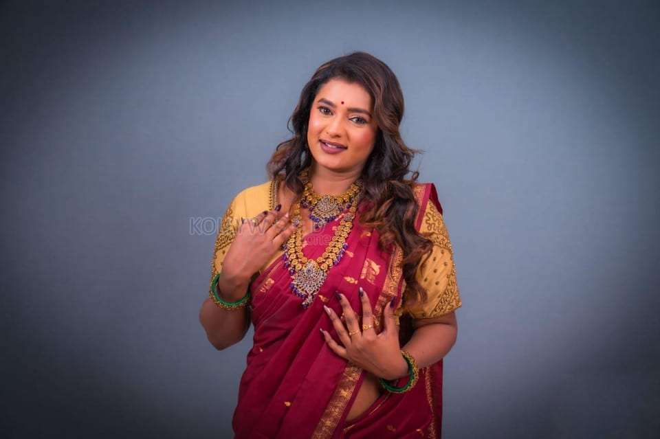 Actress Chaitra Ram Sexy Pictures 14