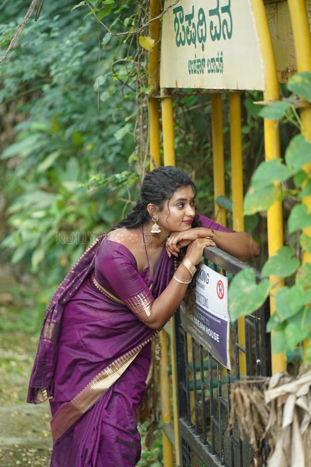 Actress Chaitra Ram Sexy Pictures 15