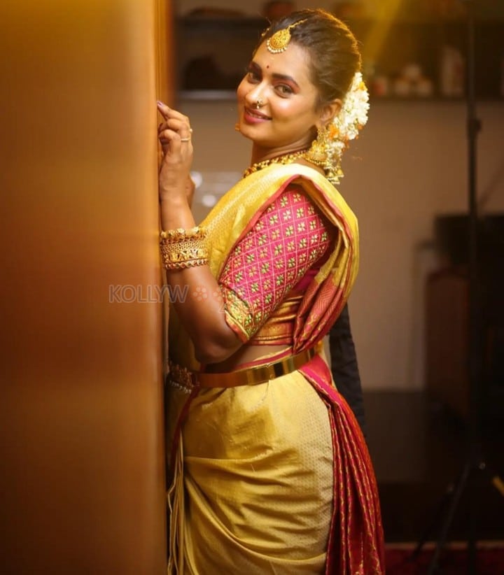 Actress Chaitra Ram Sexy Pictures 19