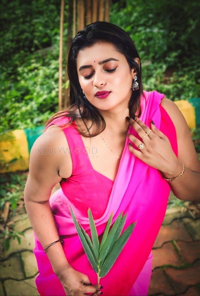 Actress Chaitra Ram Sexy Pictures 35