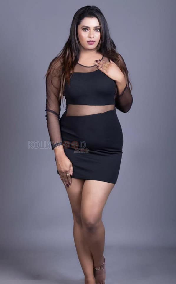 Actress Chaitra Ram Sexy Pictures 37