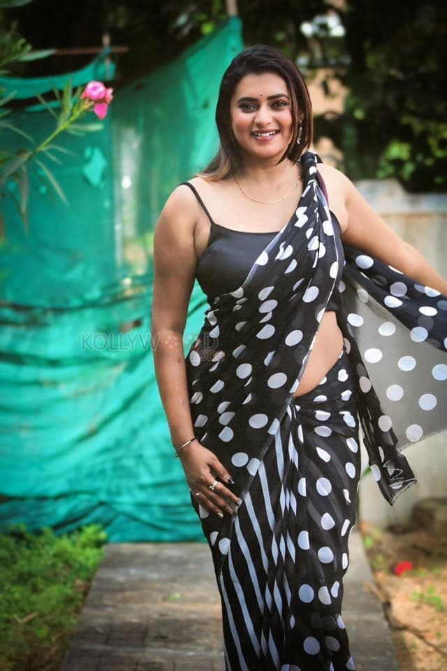 Actress Chaitra Ram Sexy Pictures 39