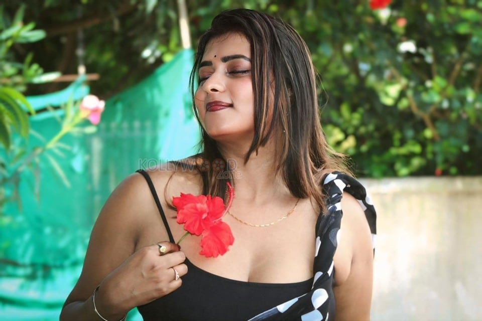 Actress Chaitra Ram Sexy Pictures 41