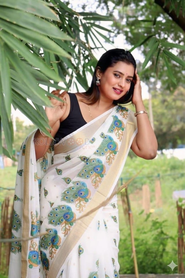 Actress Chaitra Ram Sexy Pictures 42