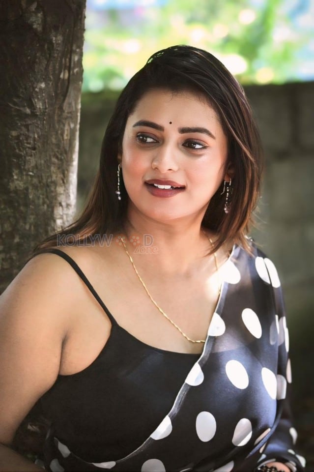 Actress Chaitra Ram Sexy Pictures 43