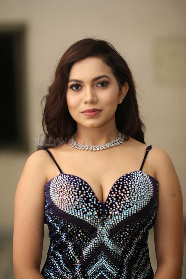 Heroine Kusuma Chandaka at Love Days Movie Press Meet Photos 18