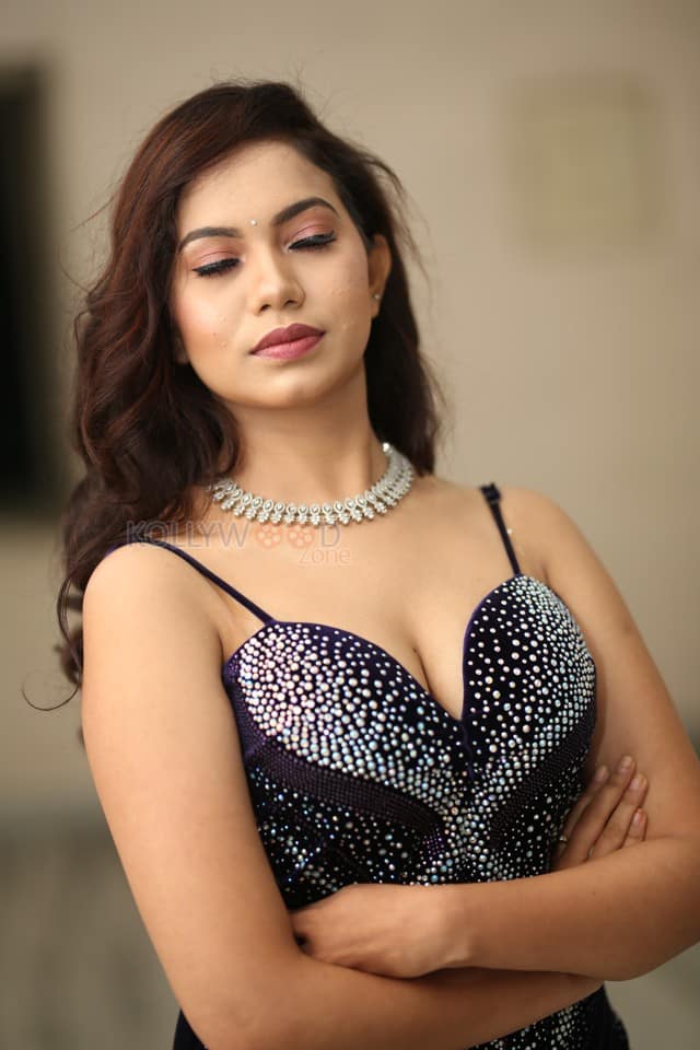 Heroine Kusuma Chandaka at Love Days Movie Press Meet Photos 34