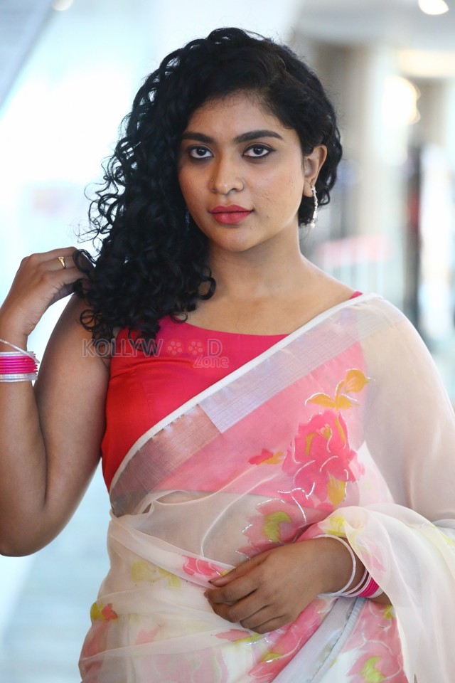 Actress Mahathi Bikshu at Kinnerasaani Movie Trailer Launch Photos 08