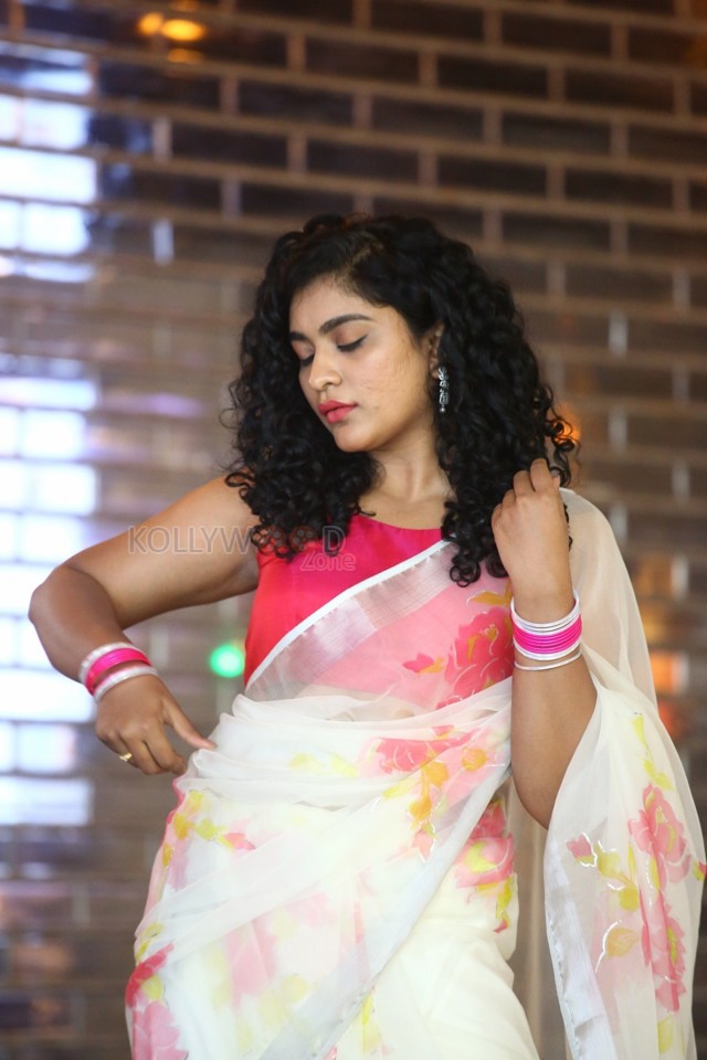 Actress Mahathi Bikshu at Kinnerasaani Movie Trailer Launch Photos 15