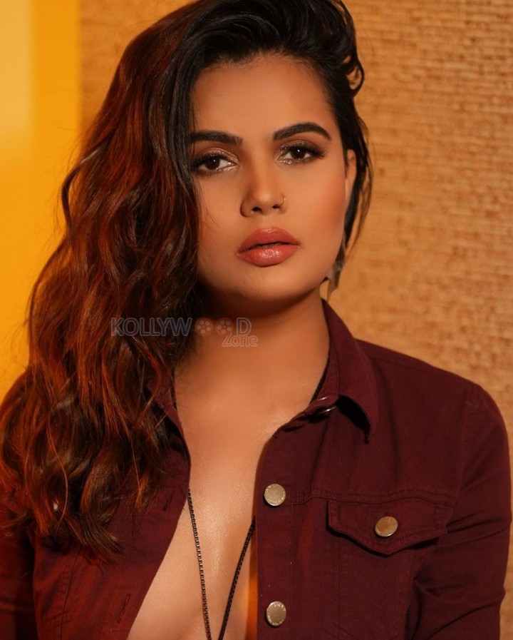 Hot Anupma Agnihotri Cleavage in a Unbuttoned Short Shirt and Skirt Photoshoot Pictures 09