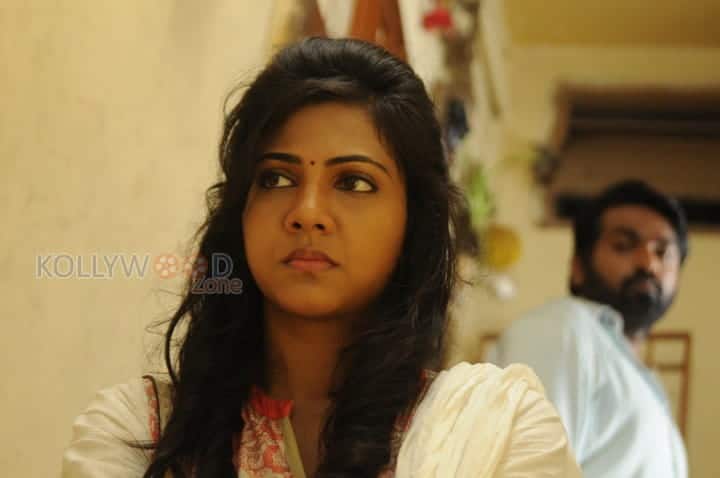 Kadhalum Kadanthu Pogum Movie Stills 15