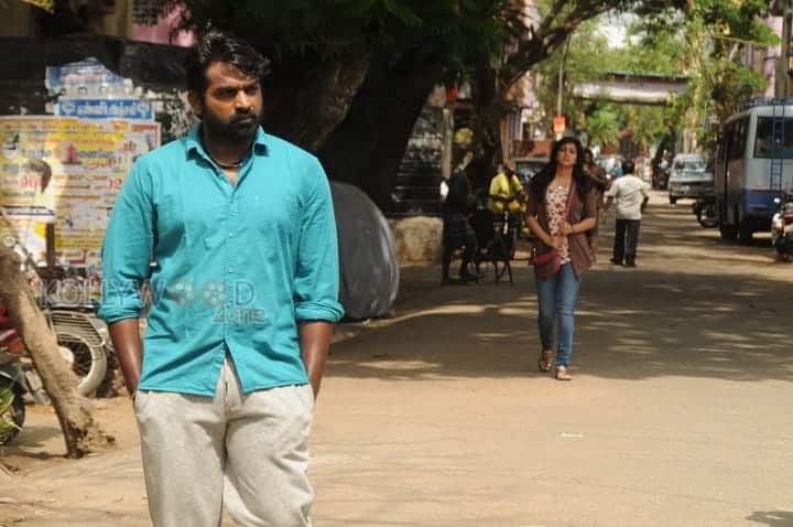 Kadhalum Kadanthu Pogum Movie Stills 16
