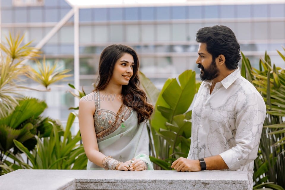 Vaa Vaathiyaar Movie Karthi Krithi Shetty Photos 01