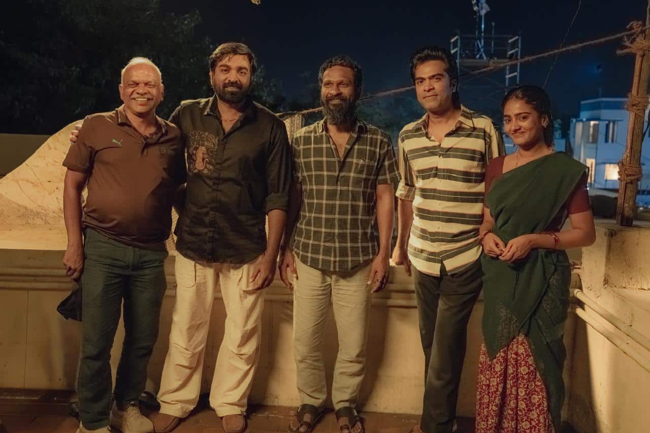 Vijay Sethupathi Visits Vetrimaaran and Silambarasan’s Arasan Shooting Spot! 1 Vijay Sethupathi graced the shooting spot of Arasan