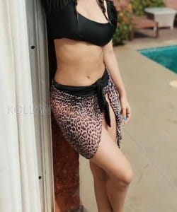 Avneet Kaur Hot Swimsuit Pictures 02