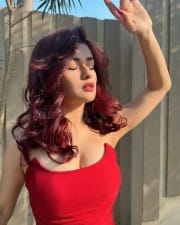 Avneet Kaur Sexy in Red Top Pictures 01