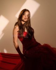 Enchanting Actress Avneet Kaur in a Red Sequined Strapless Mermaid Gown Photos 03