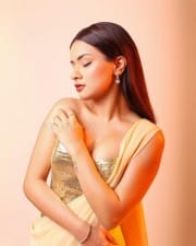 Golden Beauty Avneet Kaur Pictures 02