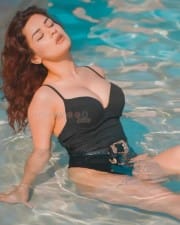 Hot Avneet Kaur in a Black Swimsuit Photos 01
