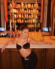 Seductive Actress Avneet Kaur in a Black Bralette Crop Top Photos 04