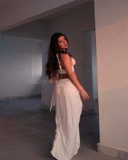 Sensual Actress Avneet Kaur in a White Halter Crop Top Photos 07