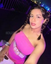 Sexy Avneet Kaur Clubbing Photos 02