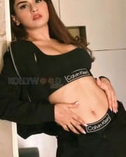 Sexy Avneet Kaur Showing Navel in Calvin Klein Outfit Photos 01