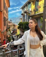 Sexy Avneet Kaur in a White Lace Crop Top in Italy Photos 03