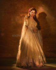 Sexy Model Avneet Kaur in a Royal Ivory White and Gold Anarkali Dress Photos 03 Sexy Model Avneet Kaur in a Royal Ivory White and Gold Anarkali Dress Photos 03