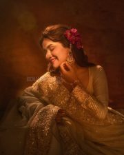 Sexy Model Avneet Kaur in a Royal Ivory White and Gold Anarkali Dress Photos 04