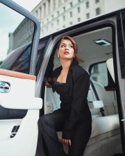 Talented Avneet Kaur in a Black Cropped Blazer with a Button Down Top with a High Waisted Flare Pants Photos 08 Talented Avneet Kaur in a Black Cropped Blazer with a Button Down Top with a High Waisted Flare Pants Photos 08