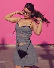 Tempting Avneet Kaur Cleavage in a Grey Lace Trim Crop Top Photos 01