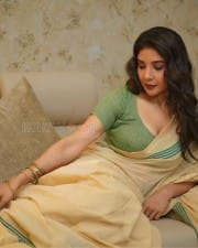 120 Hours Heroine Sakshi Agarwal Photos 03