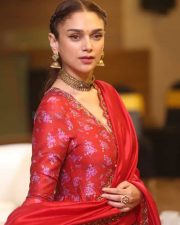 Actress Aditi Rao Hydari at ZEE5 Taj Divided By Blood Event Interview Photos 02