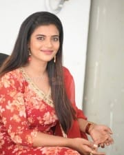 Actress Aishwarya Rajesh Interview Photos 06