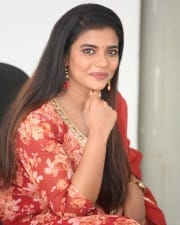 Actress Aishwarya Rajesh Interview Photos 08