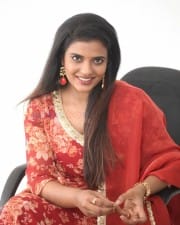 Actress Aishwarya Rajesh Interview Photos 09