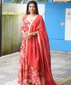 Actress Aishwarya Rajesh Interview Photos 15