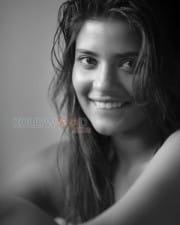 Actress Aishwarya Rajesh Photoshoot Pictures