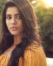 Actress Aishwarya Rajesh Snazzy Photoshoot Pictures