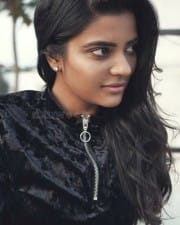Actress Aishwarya Rajesh Snazzy Photoshoot Pictures