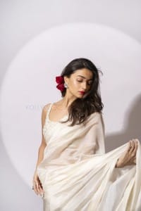 Actress Alia Bhatt Fashionable Photos 05