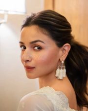 Actress Alia Bhatt in a Silk Ivory Kurta with a Wide Legged Farshi Salwar Photos 03