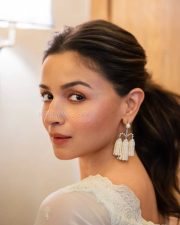 Actress Alia Bhatt in a Silk Ivory Kurta with a Wide Legged Farshi Salwar Photos 03