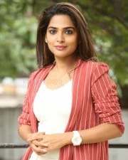 Actress Anagha Lk Maruthora At Guna Interview Photos